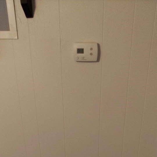 Heat pump thermostat