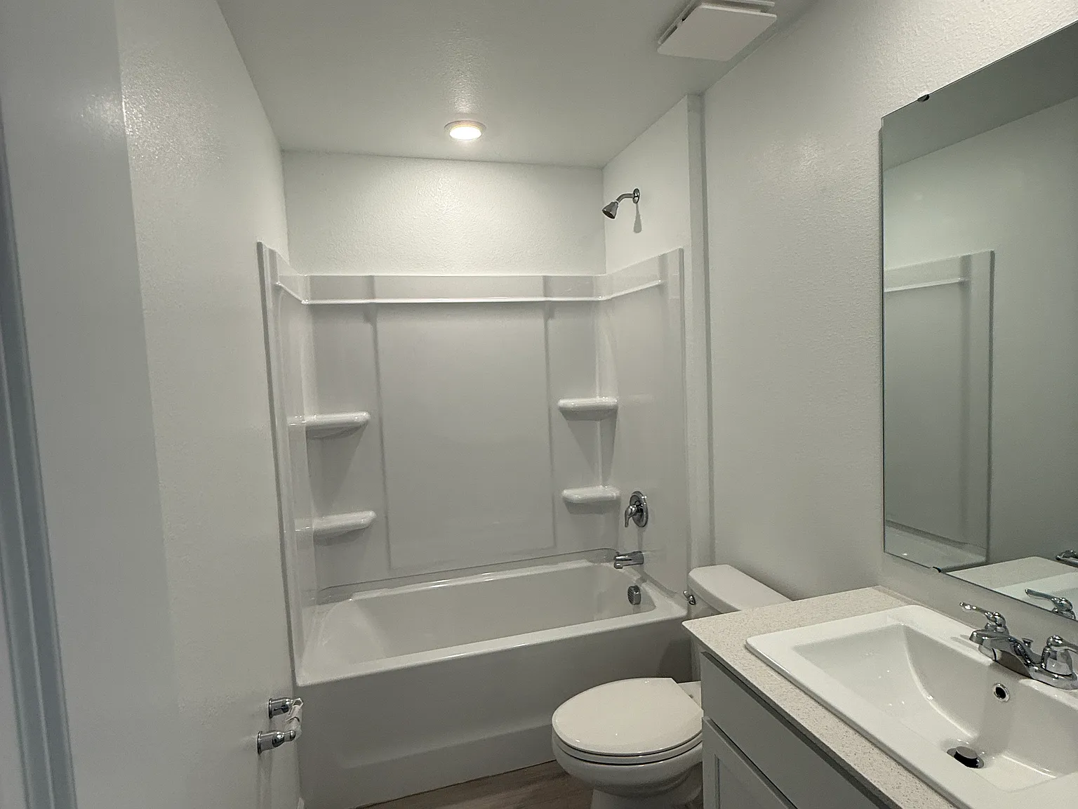 4 bed, 2.5 bath, 1874 sqft, $2,500 — Photo 4