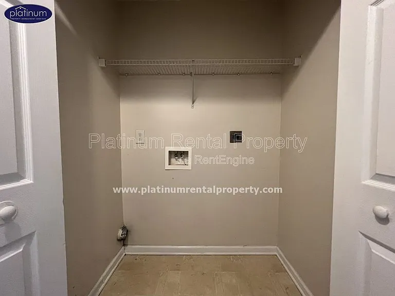 5687 Windfall Ln — Photo 15