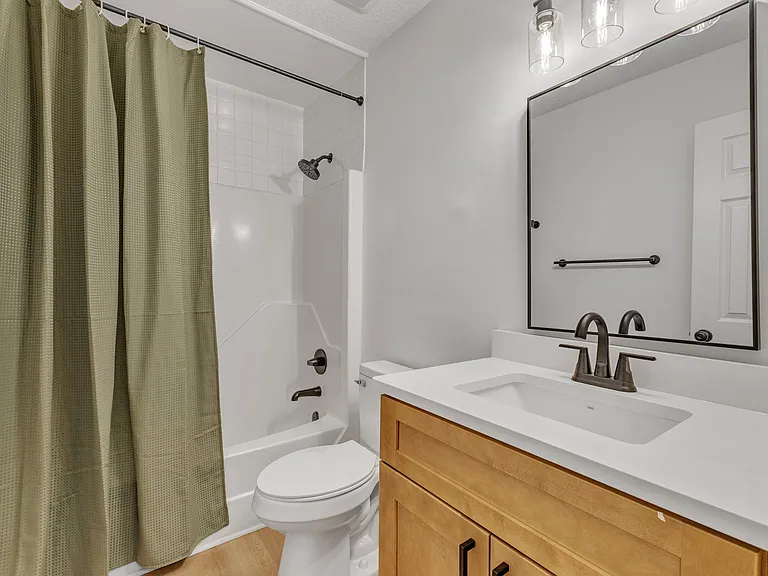 104 N Franklin St #106 — Photo 19