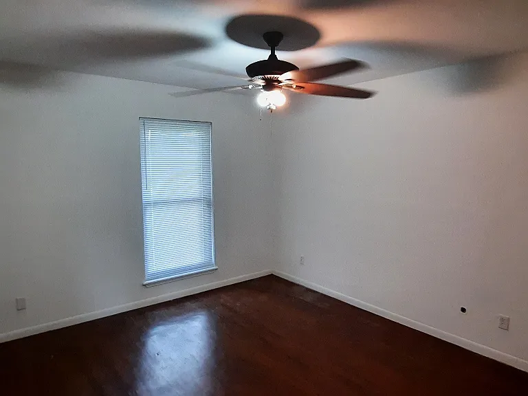 209 Basswood St — Photo 12