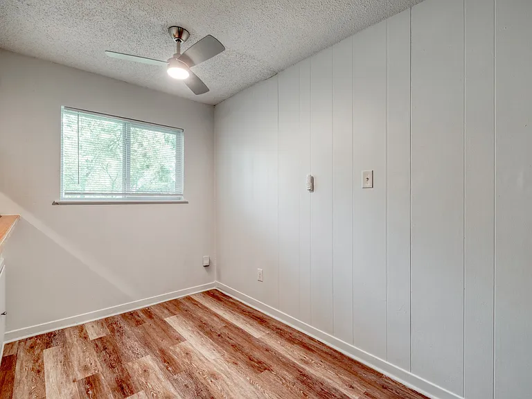 5210 Joe Sayers Ave #E — Photo 8