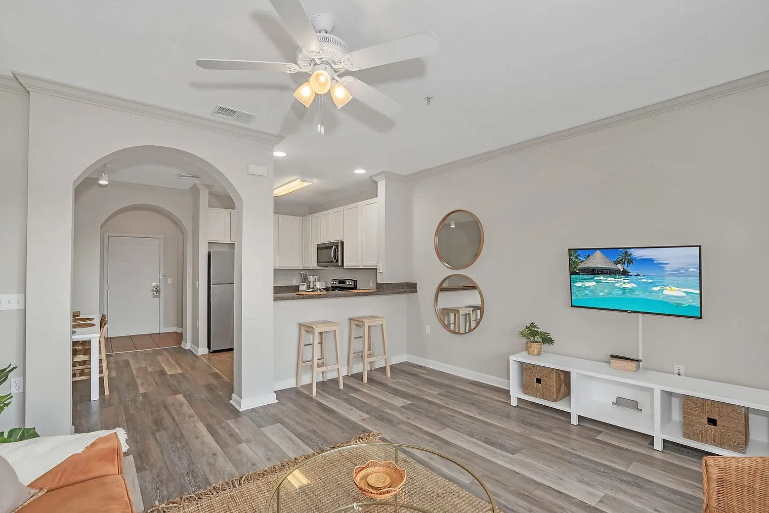 3 bed, 2.0 bath, 1280 sqft, $2,769 — Photo 4