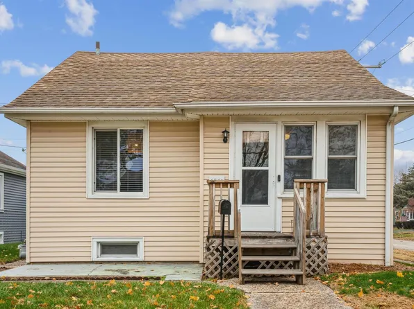 1901 25th St, Moline, IL 61265