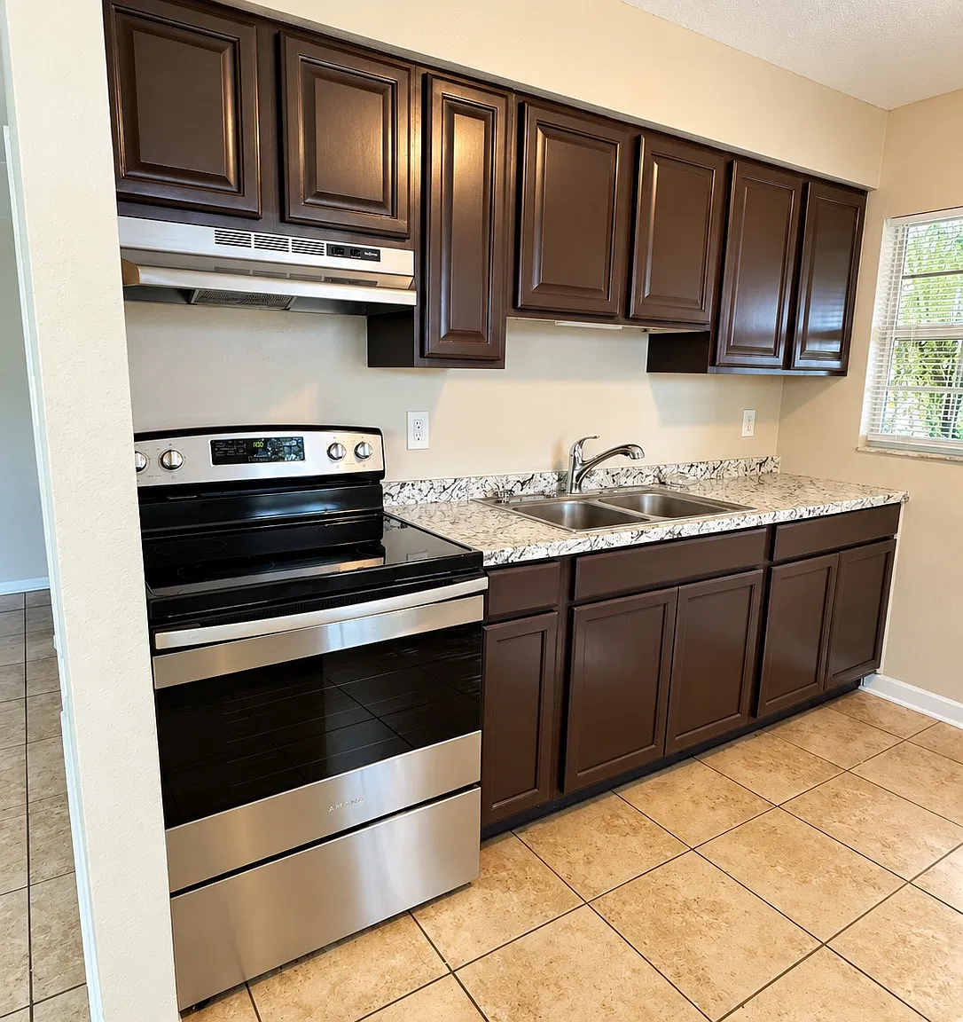 2 bed, 770 sqft, $1,275 — Photo 1