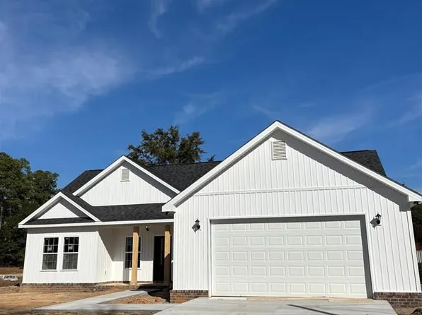 2694 Pineland Cir, Hartsville, SC 29550