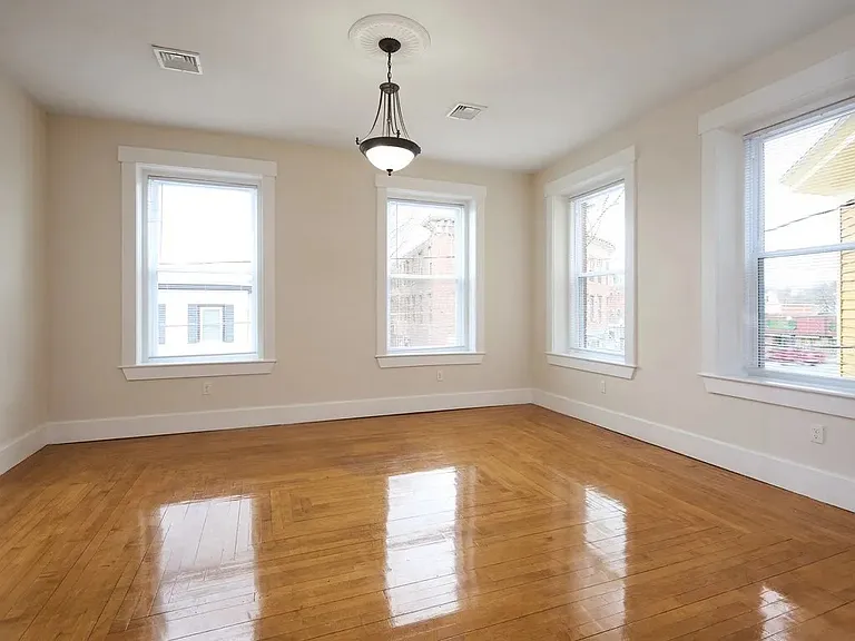 15 Hamilton St #1 — Photo 3