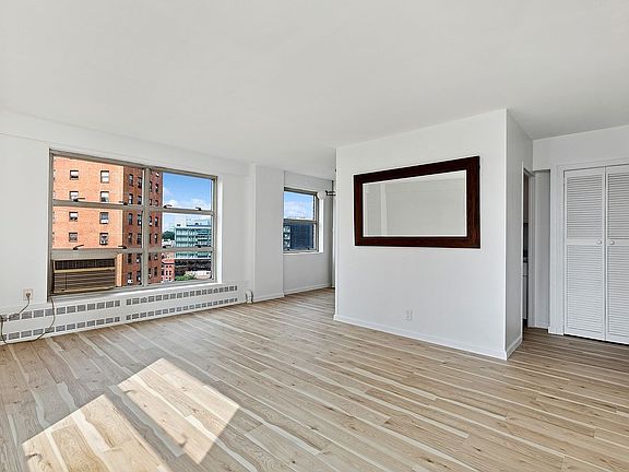 2nd image of 70 La Salle St APT 14B