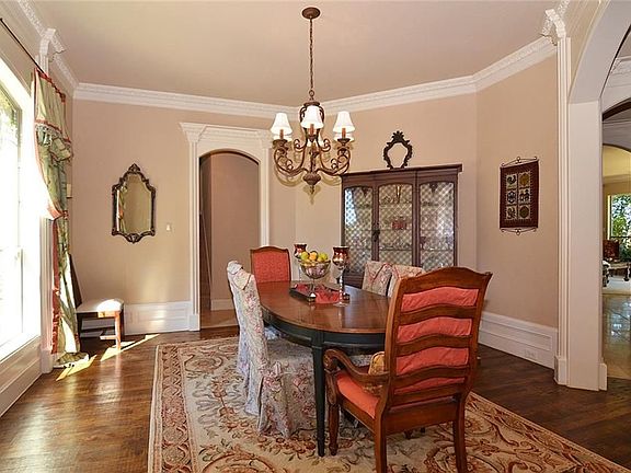 4th image of 4542 Druid Hills Dr