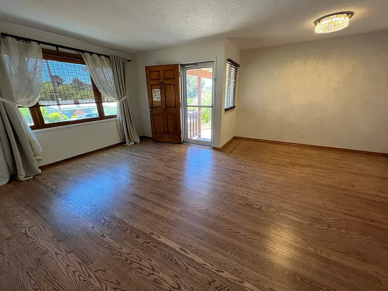 4067 Wesley Way — Photo 6
