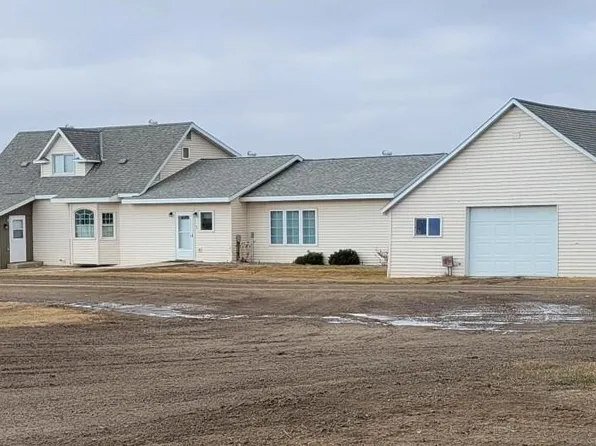 8221 117th Ave SE, Crete, ND 58040