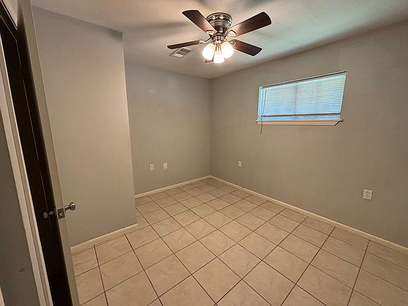 3rd image of 6450-6462 W Nicole Ln