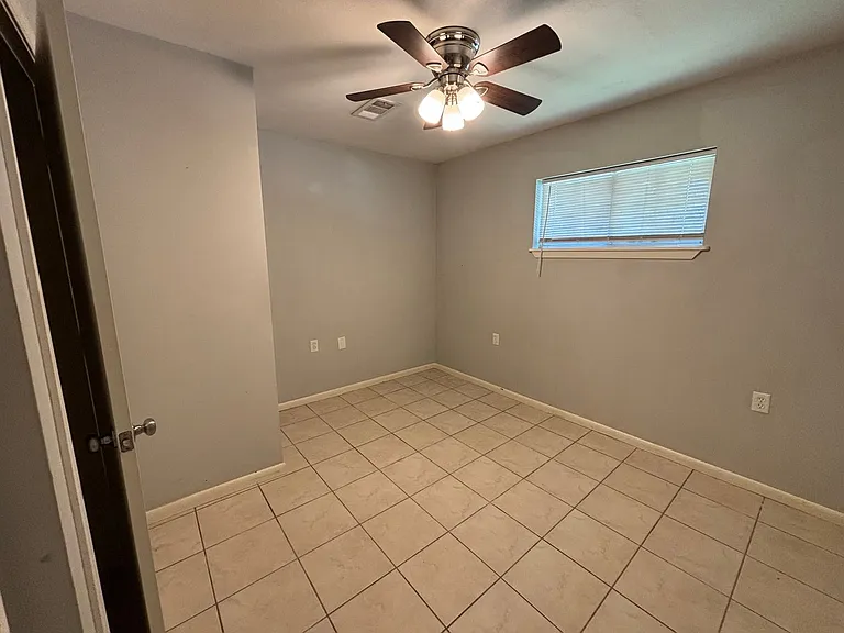 6450-6462 W Nicole Ln — Photo 3