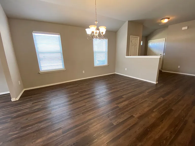 4517 Hunter Blvd — Photo 7