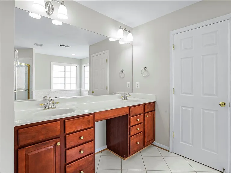 319 Morlyn Dr — Photo 10