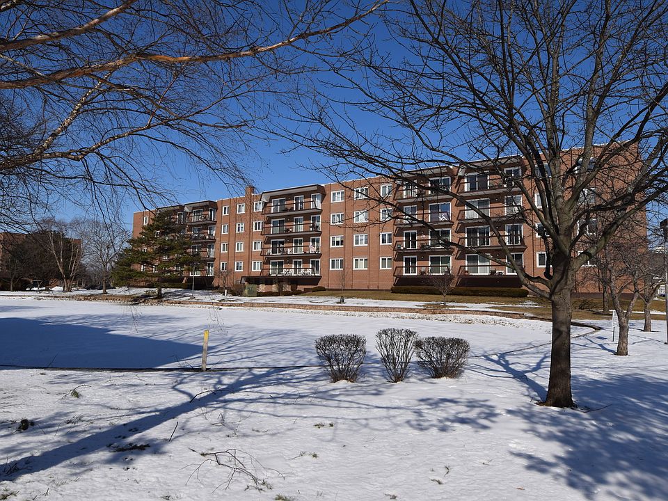 1st image of 8001 W Courte Dr APT 410