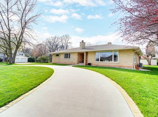 1032 Riverside Dr, Kaukauna, WI 54130