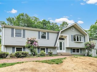 23 Seth Den Rd, Oxford, CT 06478