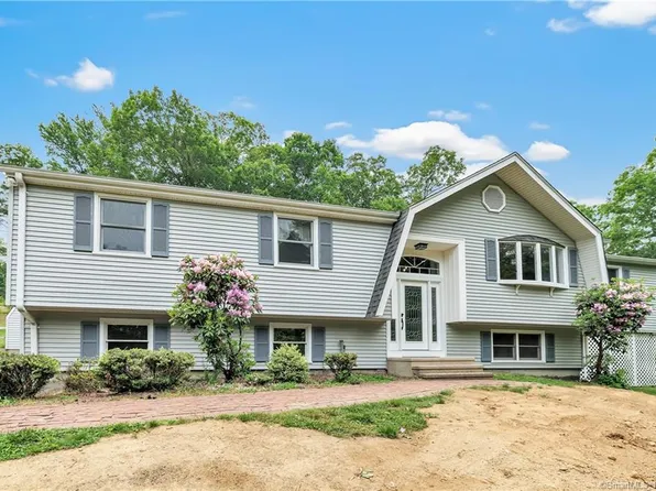 23 Seth Den Road, Oxford, CT 06478