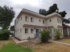 126 E Center St, Covina, CA