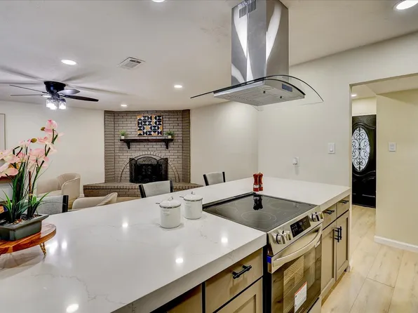 5524 King Dr, The Colony, TX 75056