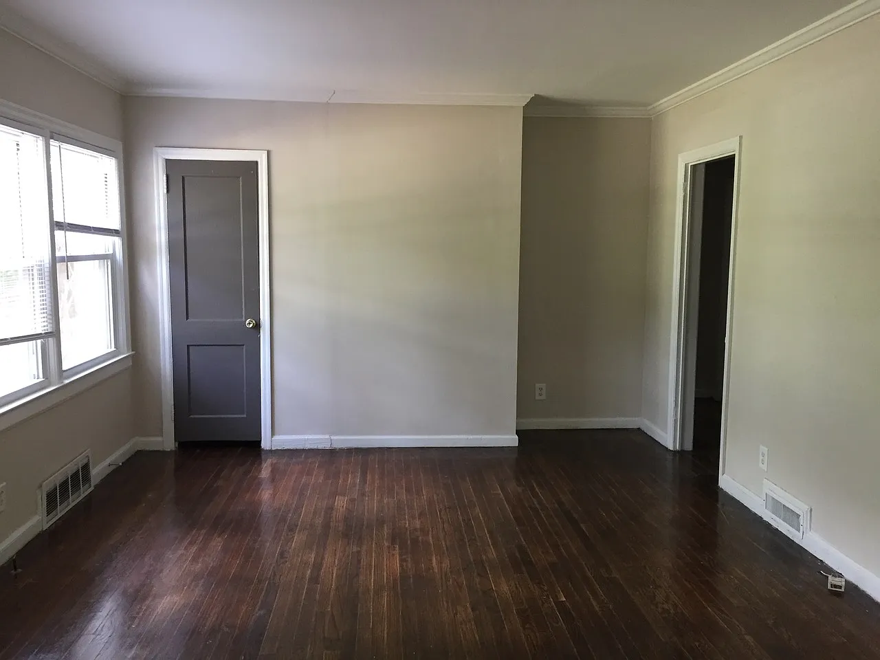 3 bed, 1200 sqft, $1,600 — Photo 2