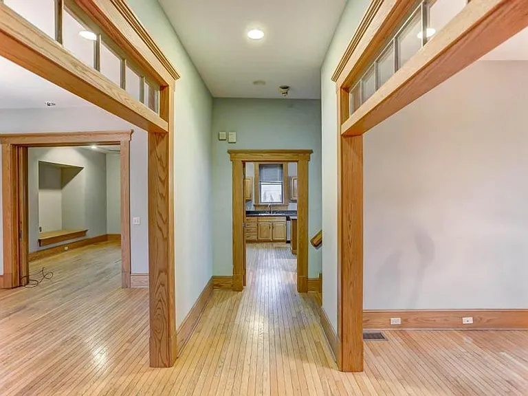 250 Wilber Ave — Photo 30