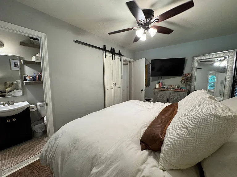 2571 Warwick Cir — Photo 22