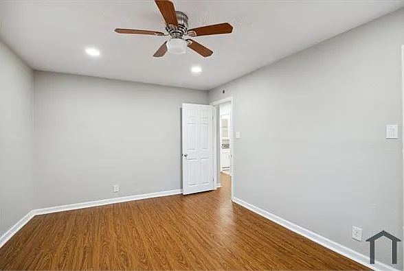 209 Stewart St — Photo 18