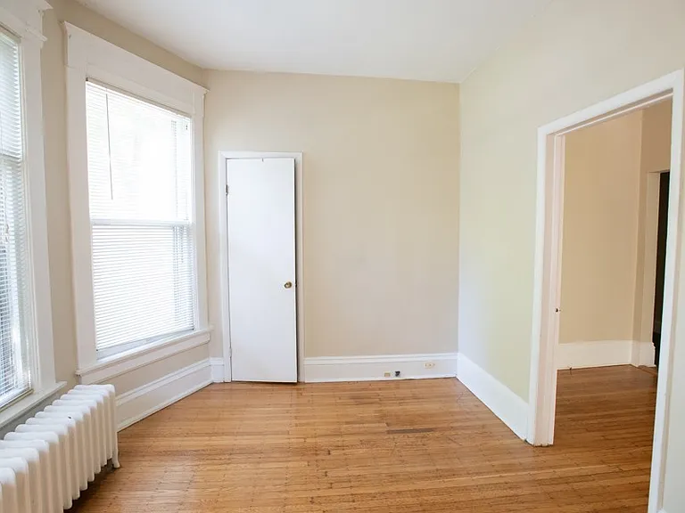 2216 E Ivanhoe Apartments — Photo 49