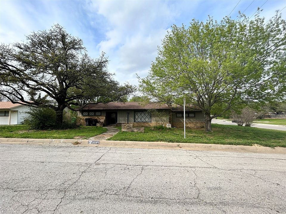 1900 Yosemite Dr, Fort Worth, TX 76112 Zillow