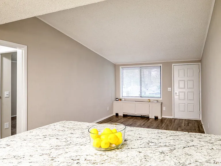 Sea Pines Apartments — Photo 13