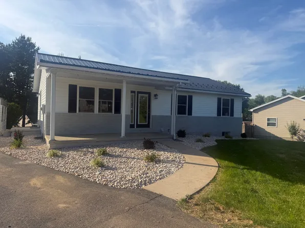 1635 Hawthorne Ln, Chambersburg, PA 17202