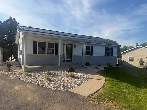 1635 Hawthorne Ln Photo 1
