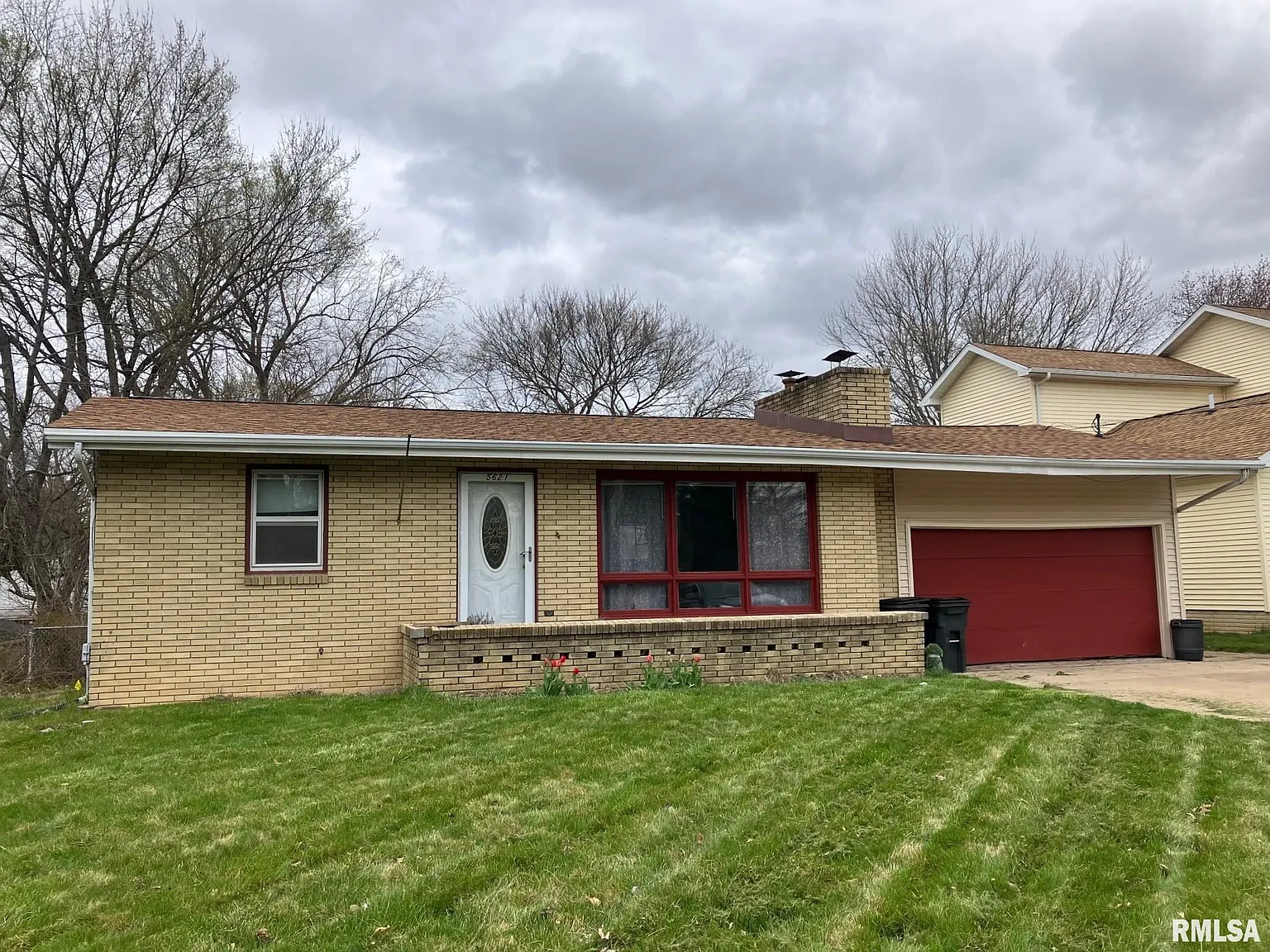 5621 W Closen Rd photo 1