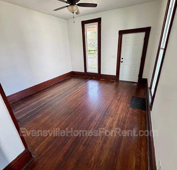 924 SE 6th St #A — Photo 3