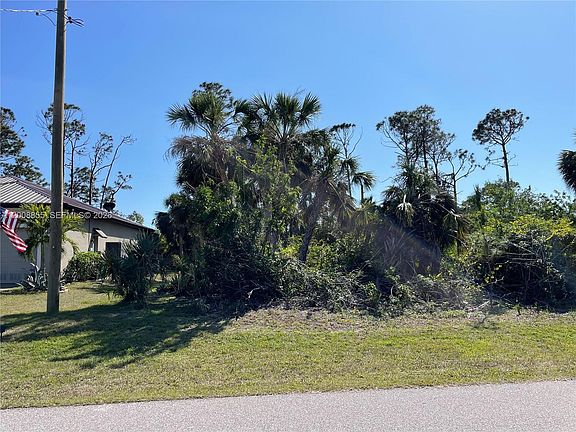 3rd image of 385 Albatross Rd