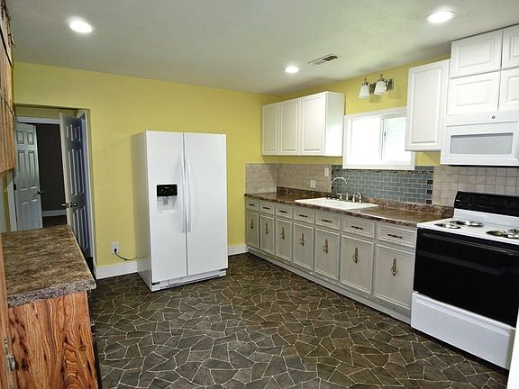 2nd image of 1505 Thomas St
