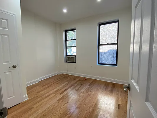 Rented by Urban Real Estate Property Group Inc | media 16