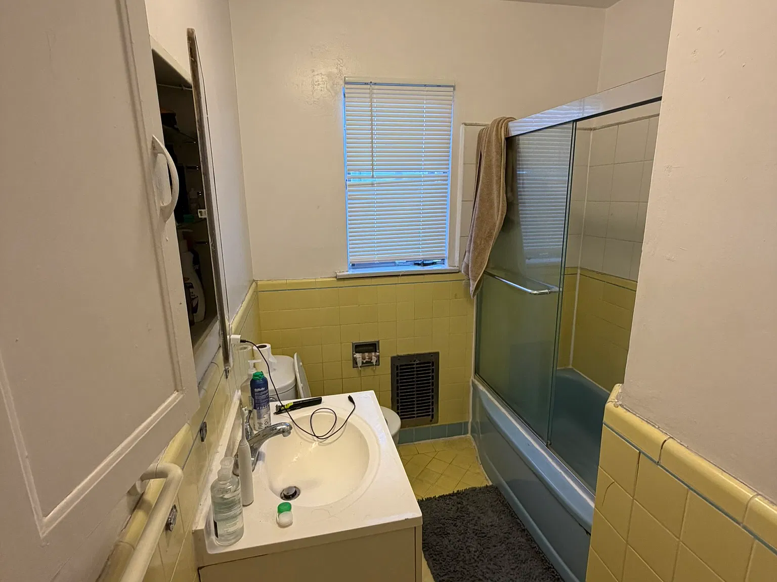 3 bed, $1,385 — Photo 2