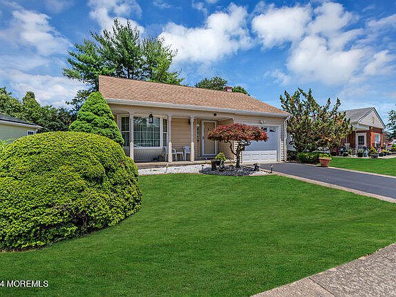 3rd image of 41 La Dunette Drive