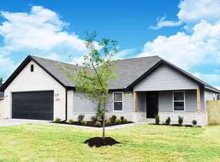 840 Madison Dr, Prairie Grove, AR 72753