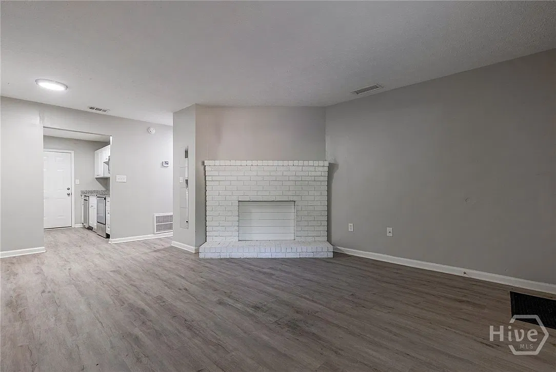 2 bed, 1.0 bath, 880 sqft, $1,250 — Photo 4