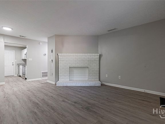 4th image of 145 Ramble Hills Cir #145