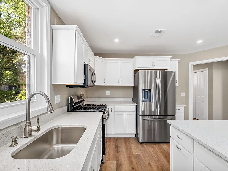 81 N Euclid Ave #2 — Photo 1