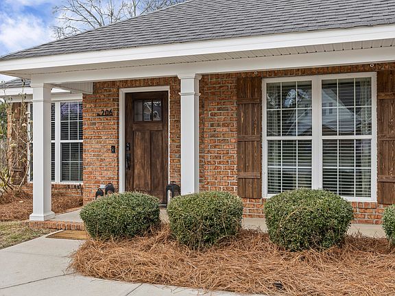 3rd image of 206 Ansley Way