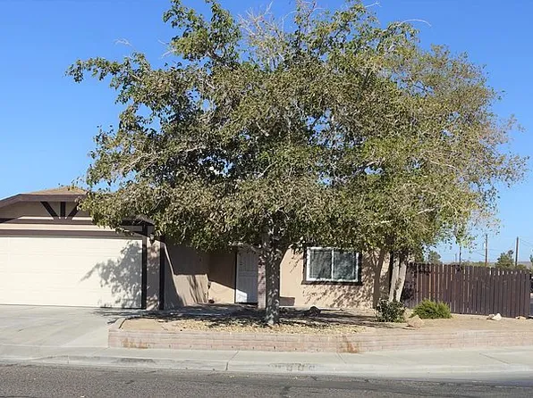 632 Lakeview Ct, Ridgecrest, CA 93555