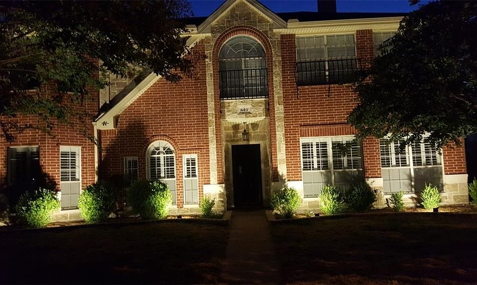 1st image of 527 Pecan Leaf Dr