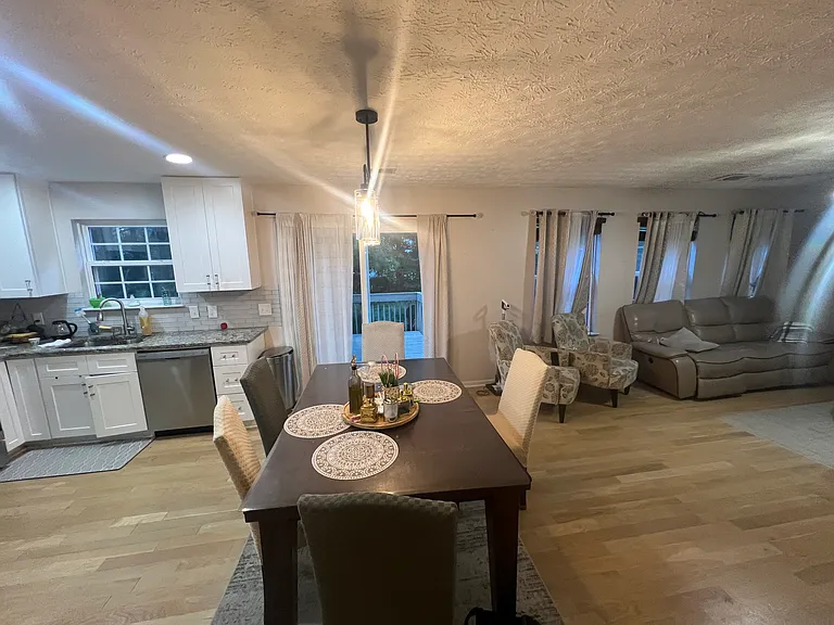 1467 Ivey Pointe Dr — Photo 6