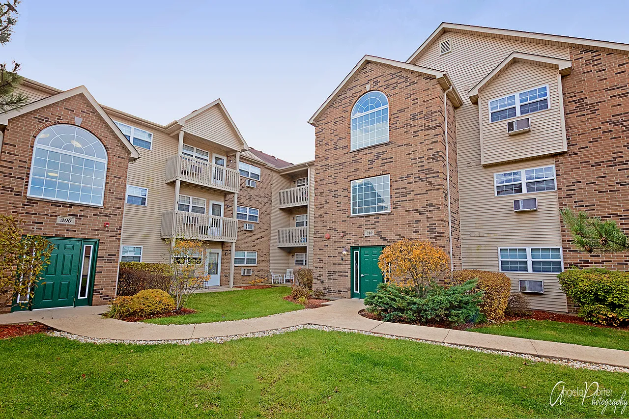 1 bed, 725 sqft, $1,190 — Photo 1